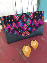 Load image into Gallery viewer, Guatemalan Perla Crossbody