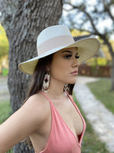 Load image into Gallery viewer, Xochitl Panama Straw Hat in Ivory