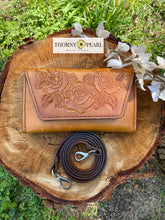 Load image into Gallery viewer, Florita Mexican Crossbody/Clutch - Honey